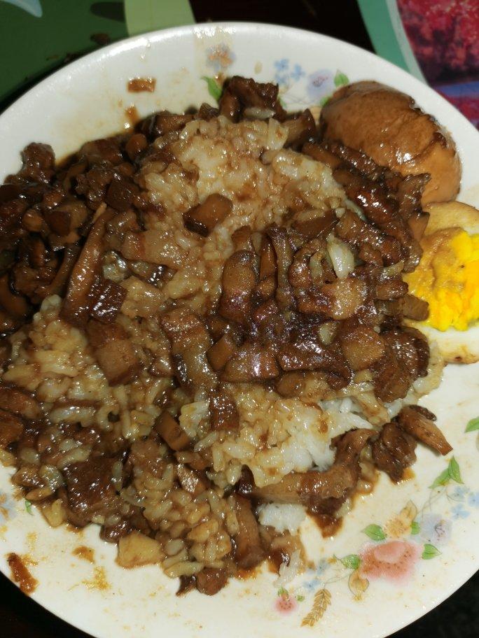 好吃到停不下来的卤肉饭