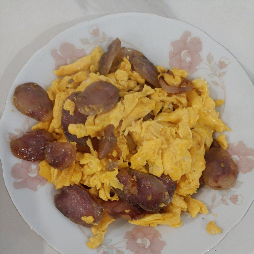腊肠炒鸡蛋