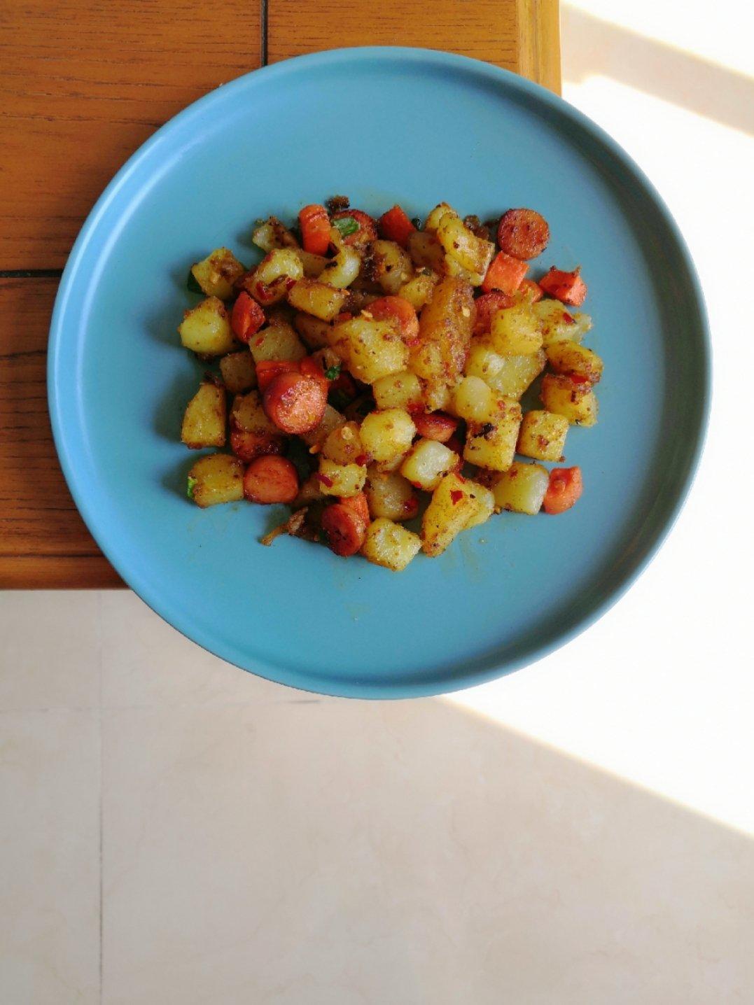 巨好吃的孜然火腿土豆丁