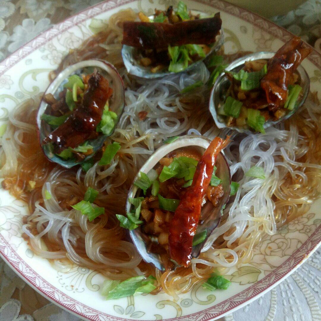 蒜蓉粉丝蒸鲍鱼