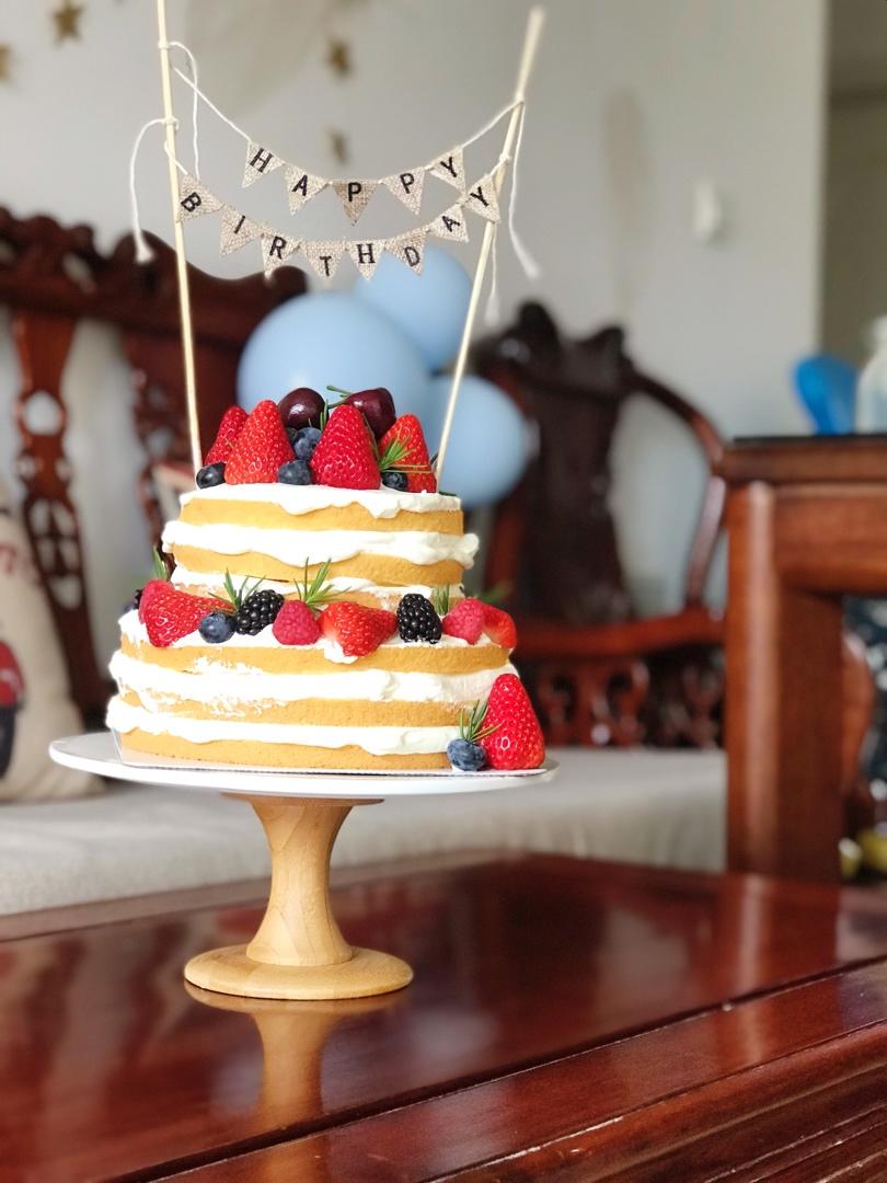 圣诞“裸蛋糕”