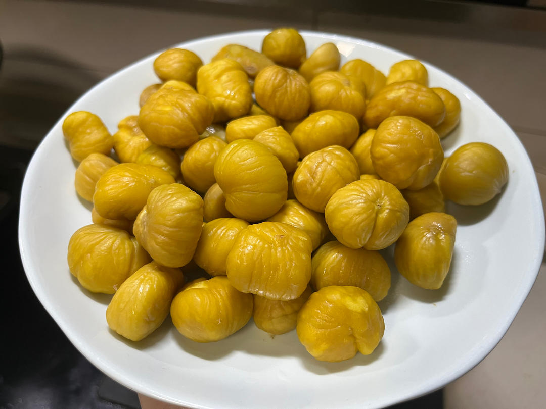 巧剥板栗皮的方法