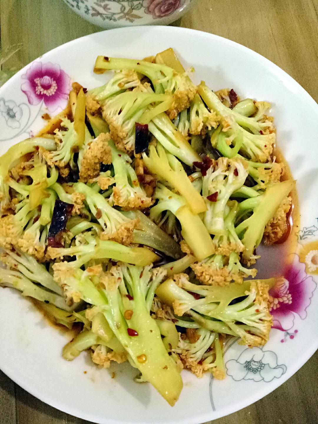 很“浪费”米饭的家常菜之一-------干锅菜花