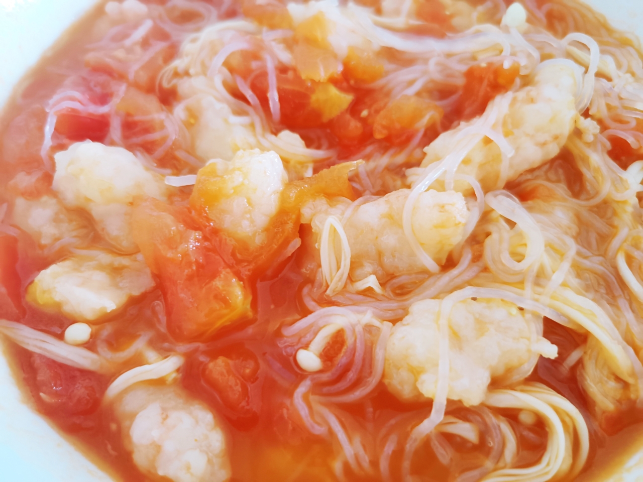 汤鲜味美❗️Q弹爽滑的番茄虾滑粉丝汤