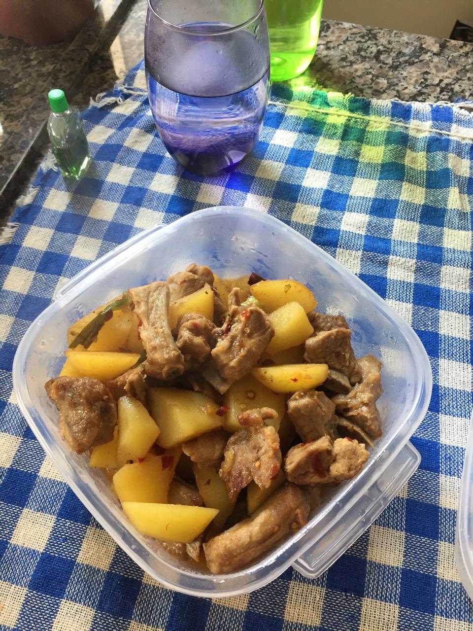 土豆烧排骨