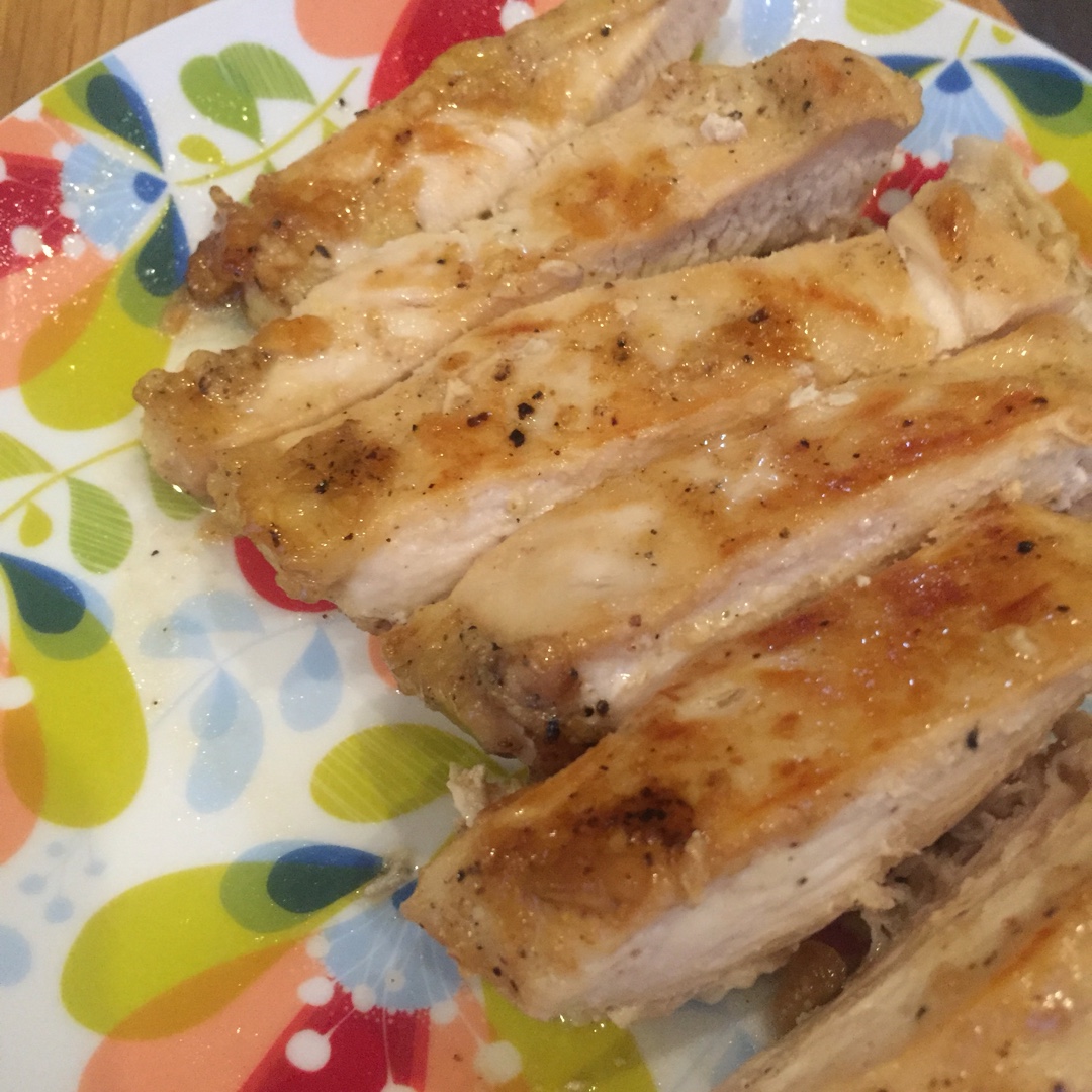 酷炫屌炸天好吃的煎鸡胸肉（香蒜蜂蜜煎鸡胸肉）