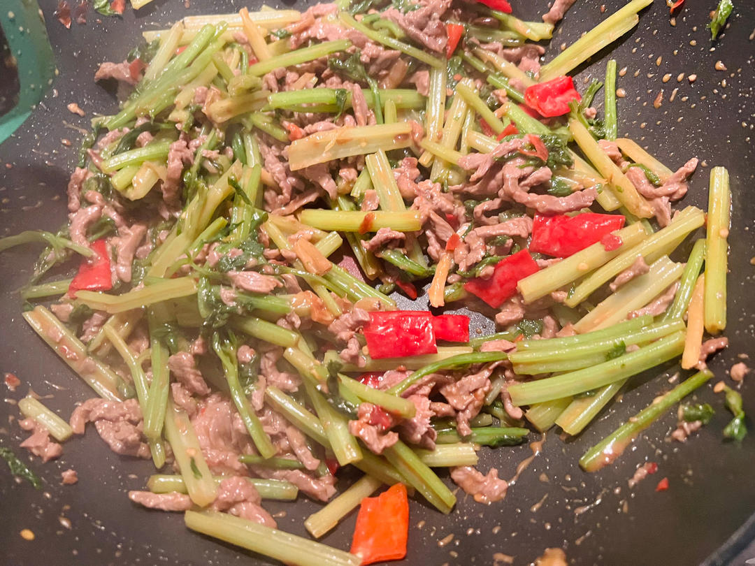 川味芹菜炒牛肉