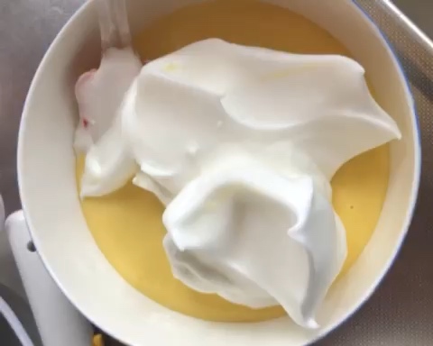 【烘焙小白版】松软的酸奶蛋糕的做法 步骤8