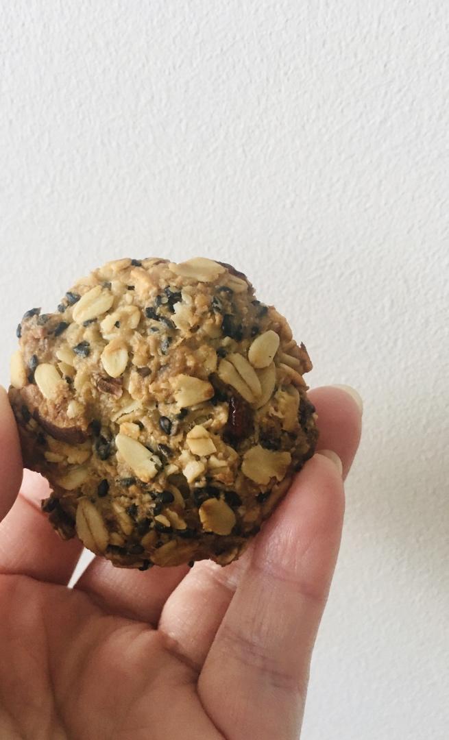 素食:有机燕麦芝麻大饼干