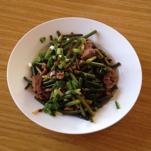 蒜苔炒牛柳