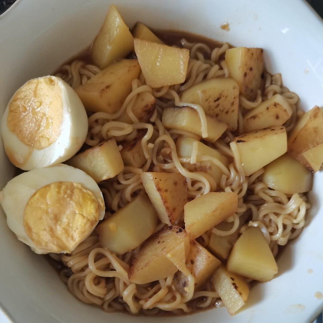 千万别学我这样做焖面！我怕你吃三碗都不够