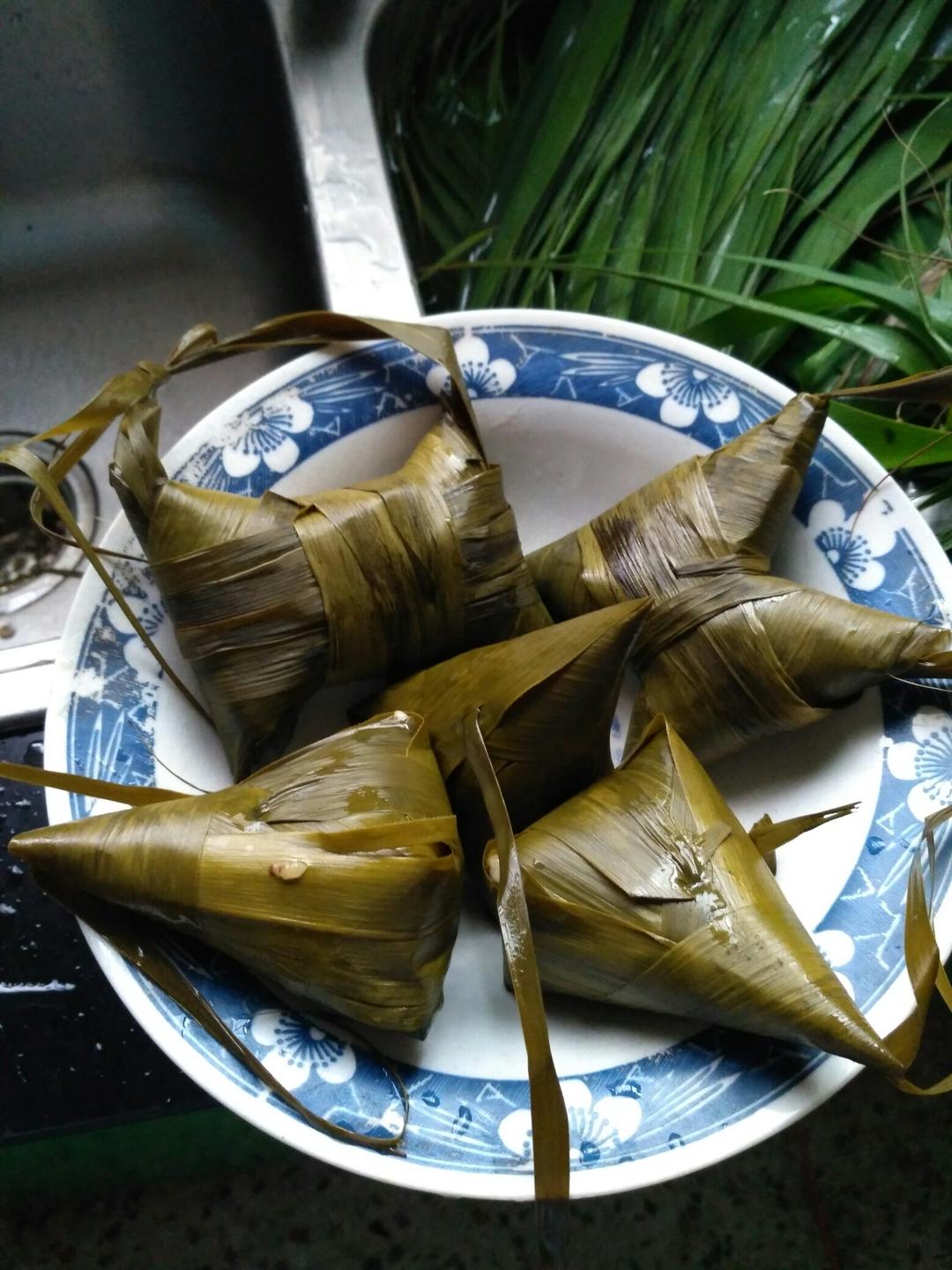 包粽子不捆线方法大揭秘（图文版）