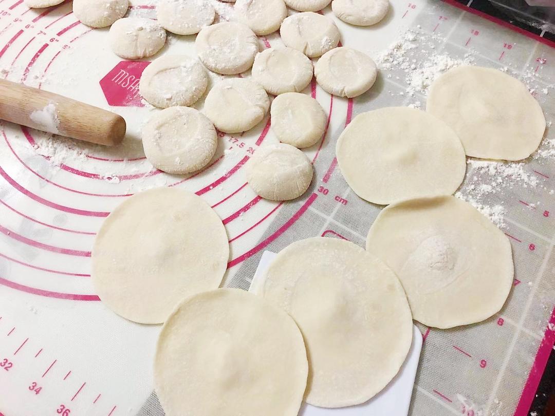 手工揉面三分钟，又韧又薄又好包的饺子皮
