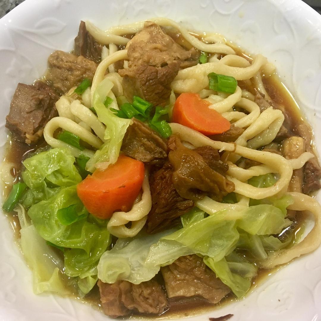 家庭版兰州牛肉面—拉条子