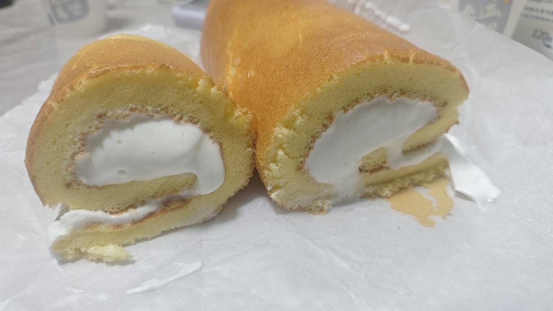 超详细的瑞士卷奶油蛋糕卷原味蛋糕卷的制作方法 饱满不掉皮不开裂（附模具换算方法）
