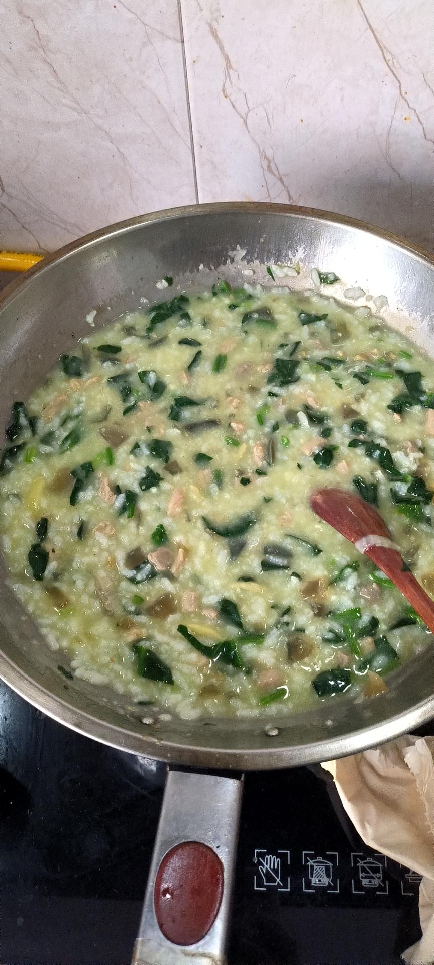 妈妈👩教我做的皮蛋瘦肉粥🥣简单快捷美味😋