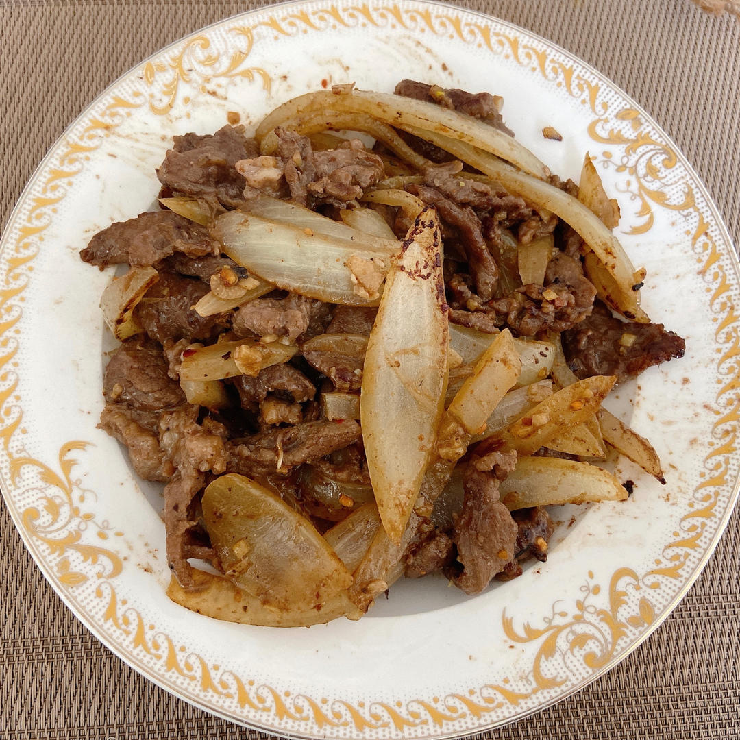 洋葱炒牛肉