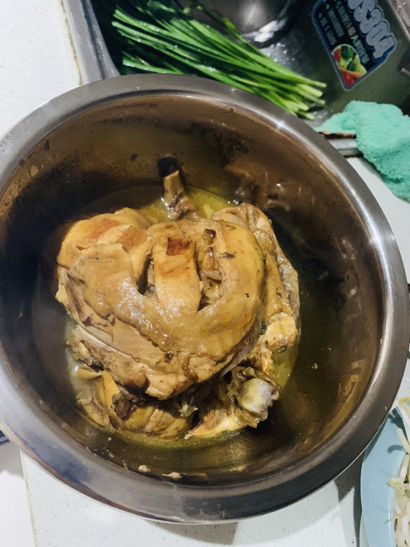 香飘满屋的电饭煲焖鸡腿