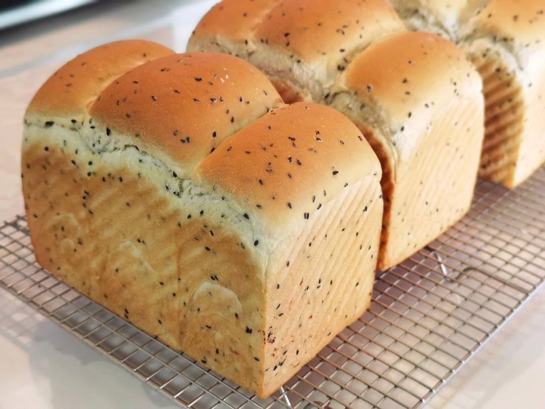 ✔️越嚼越香de黑芝麻咸吐司