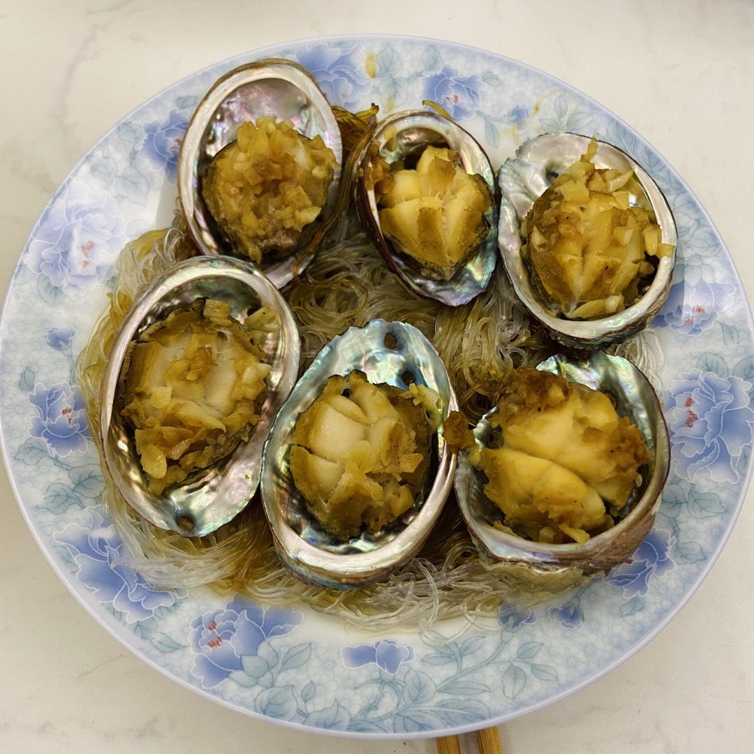蒜蓉粉丝蒸鲍鱼