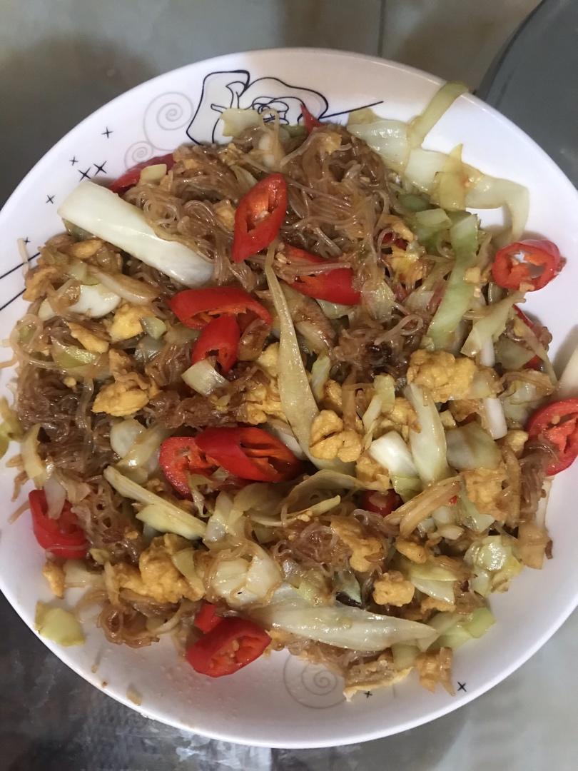 包菜粉丝炒鸡蛋