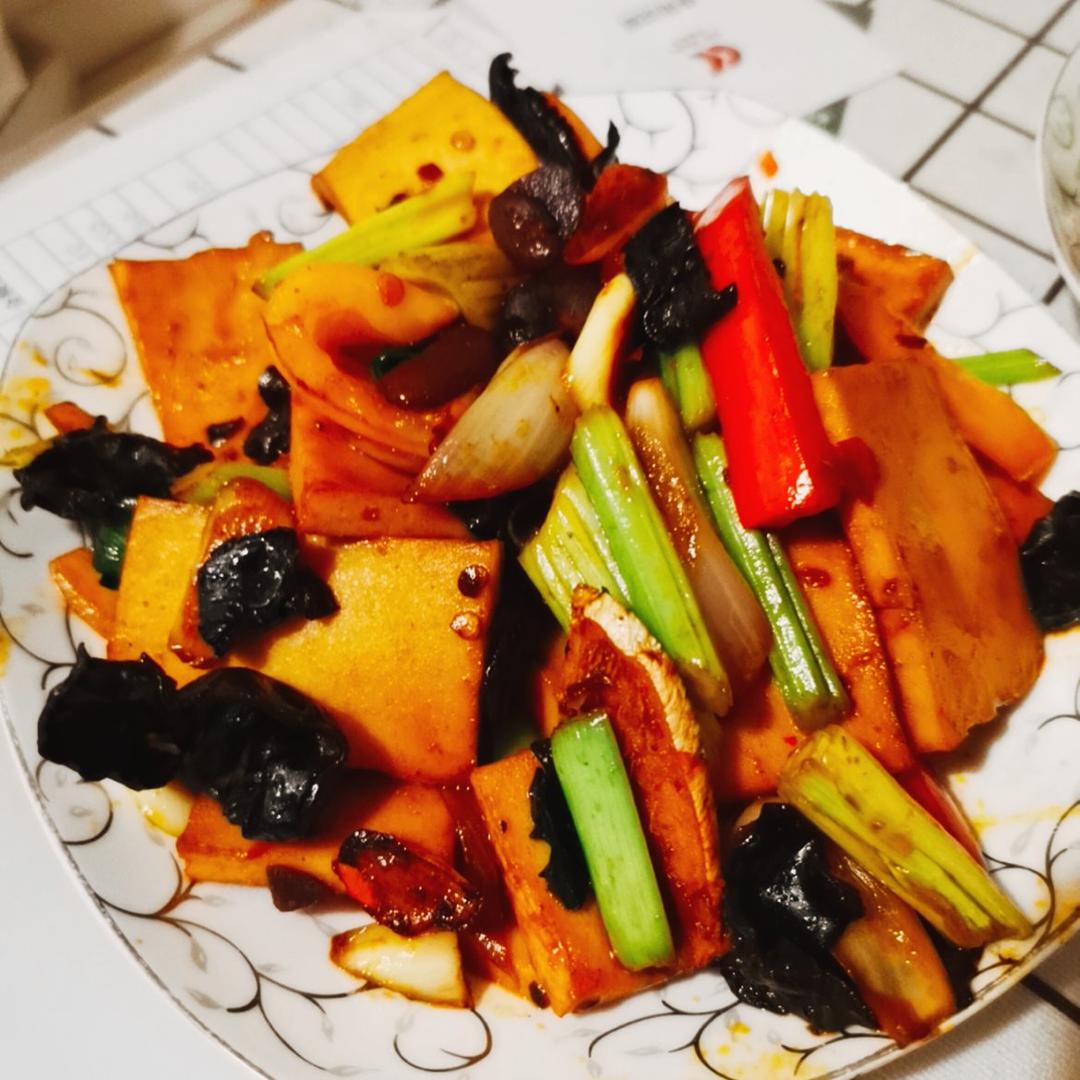 tiger 妈咪家常菜之干锅千页豆腐
