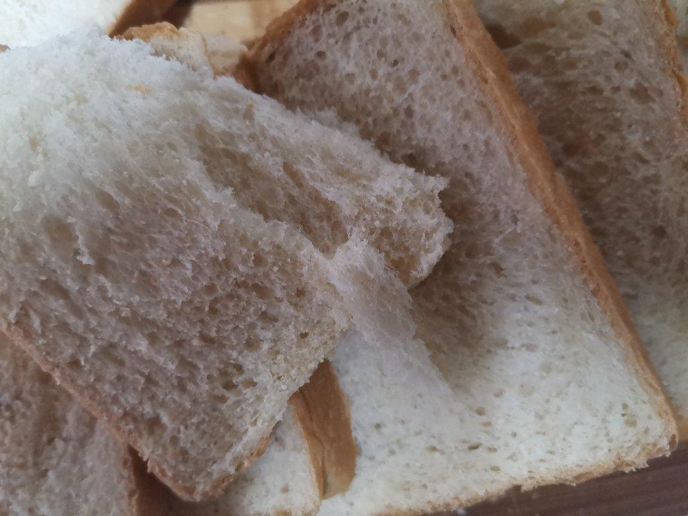 做一次就成功的牛奶吐司面包（手和面揉出手套膜）最后附全麦吐司