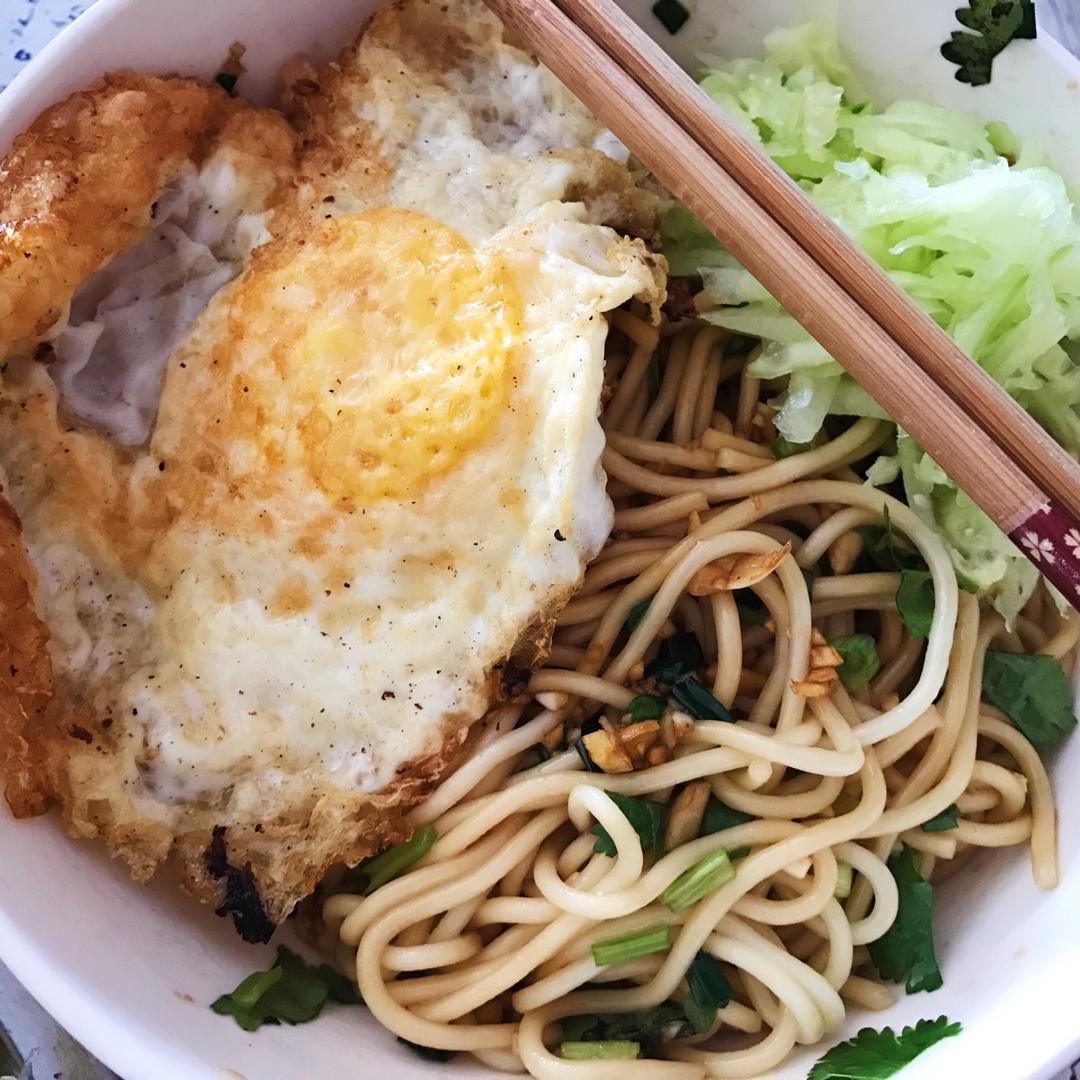 超简单的酸辣凉拌面