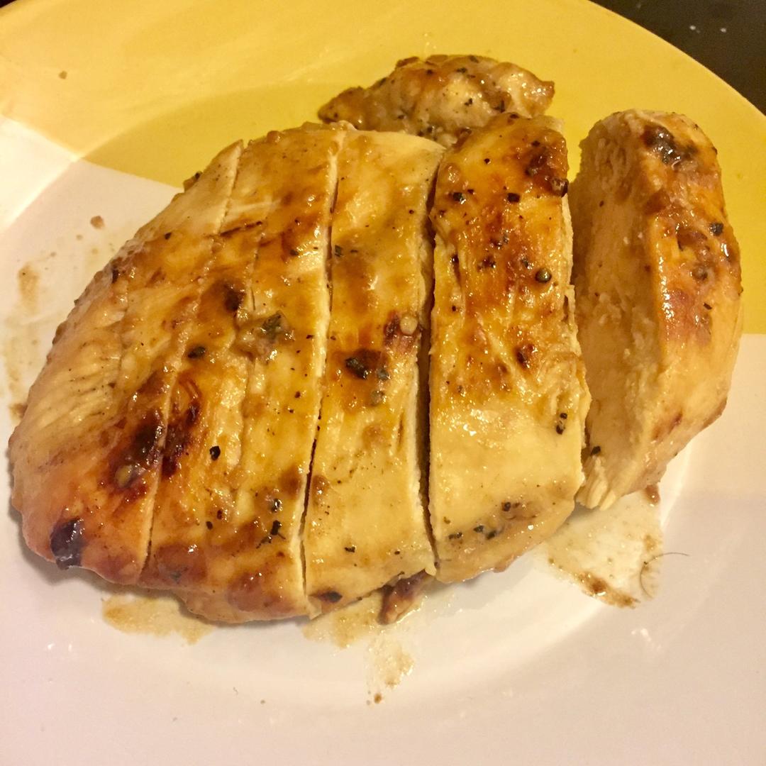 酷炫屌炸天好吃的煎鸡胸肉（香蒜蜂蜜煎鸡胸肉）