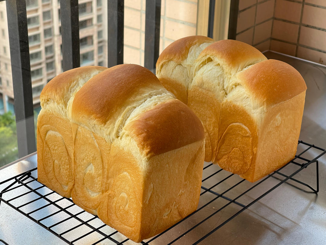 奶香纯粹的重料淡奶油吐司