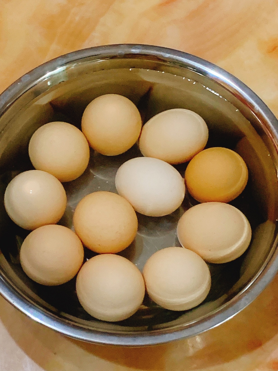 鸡蛋这么吃真的绝绝子～空气炸锅盐焗鸡蛋的做法 步骤1