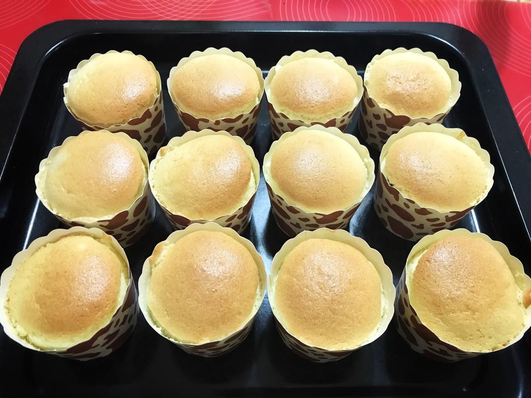 蛋香十足の海绵杯子蛋糕，伴手礼好选择。