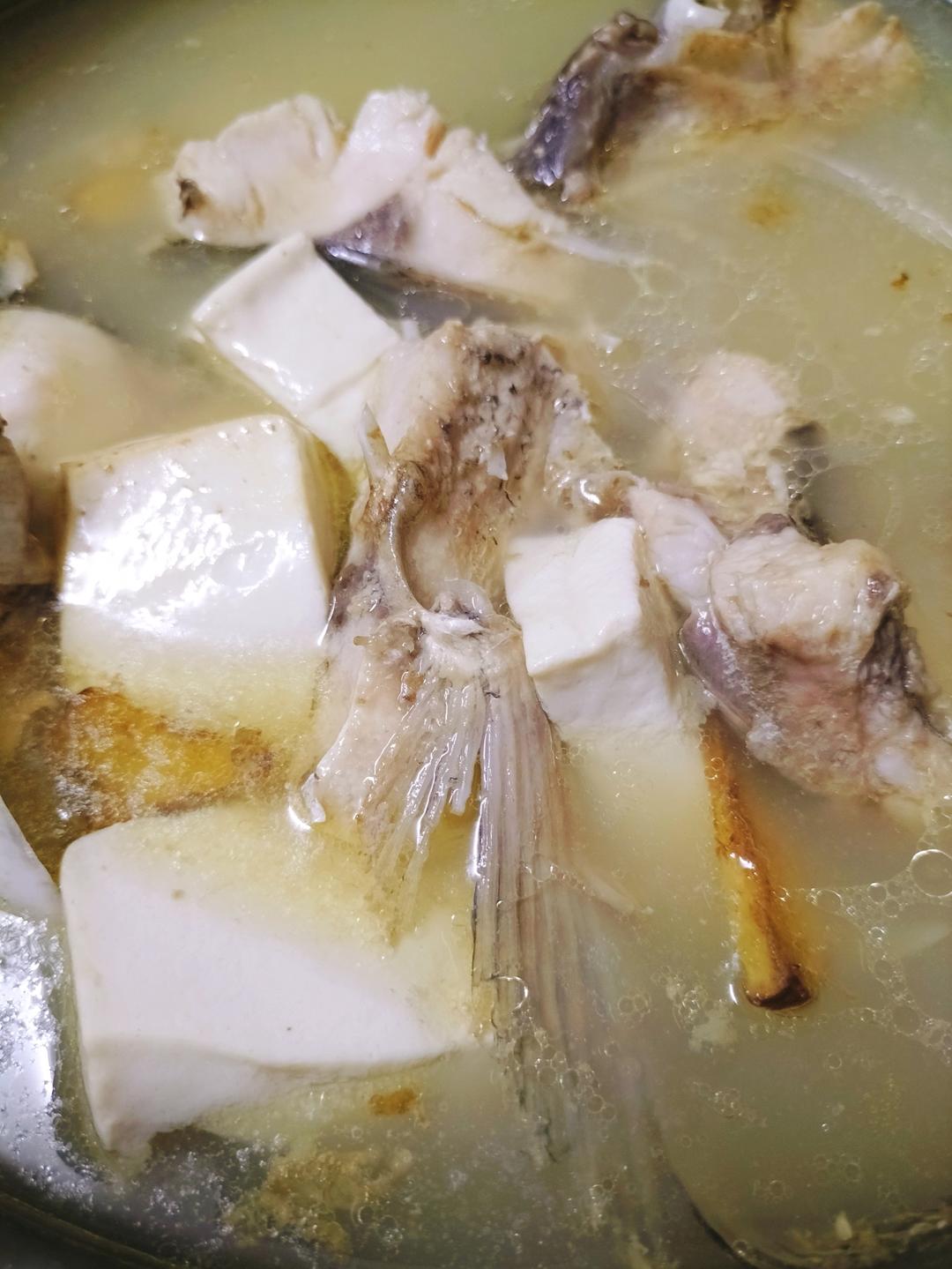 豆腐鱼头汤