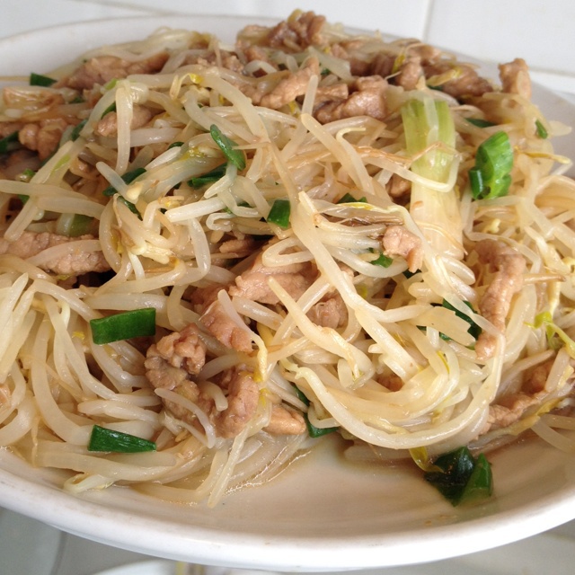 豆芽炒肉丝