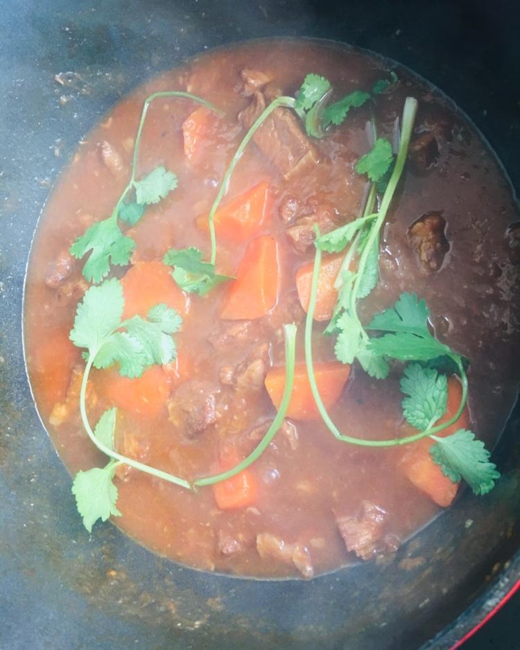 番茄红酒炖牛肉（铸铁锅版）