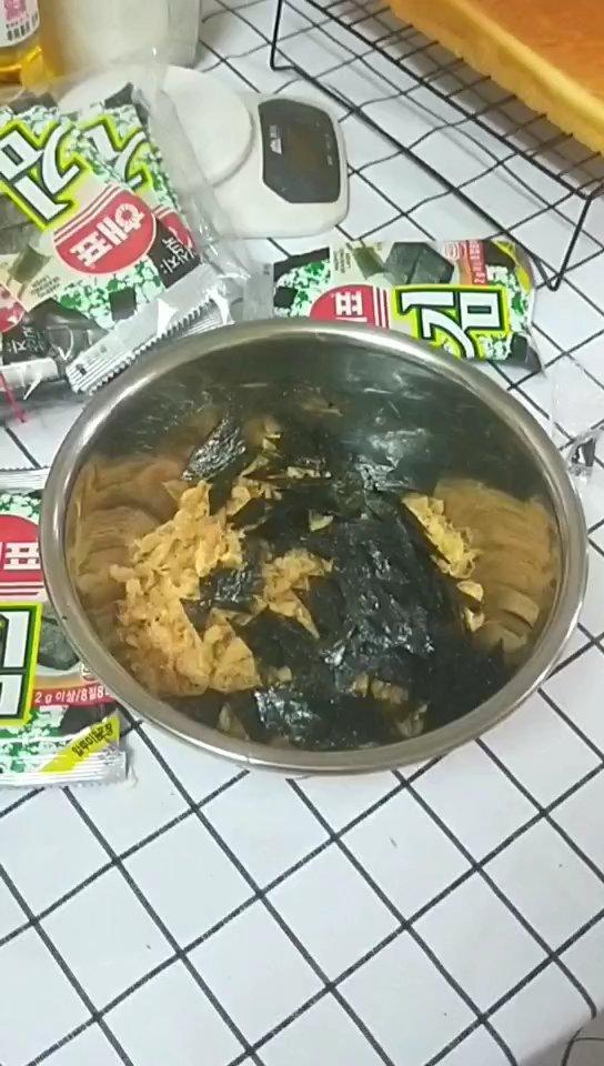 美味海苔肉松小贝