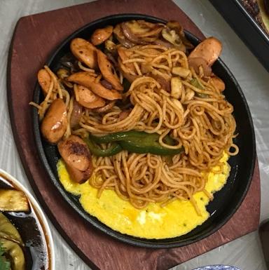 【深夜食堂】铁板那不勒斯风意大利面（拿波里意面）