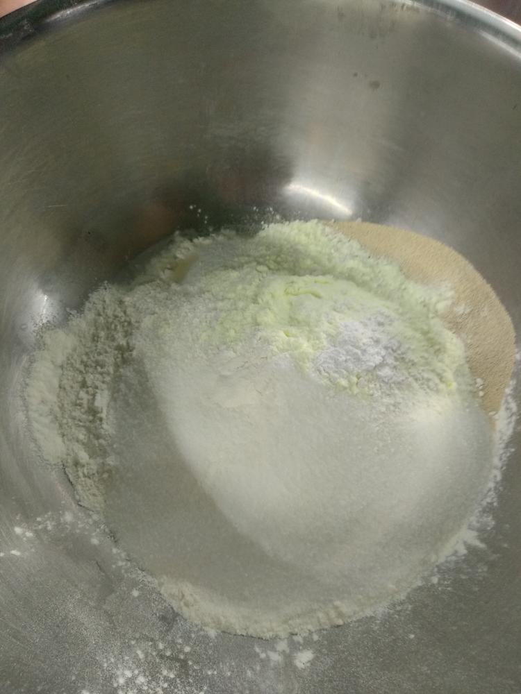 纯奶手撕吐司的做法 步骤1