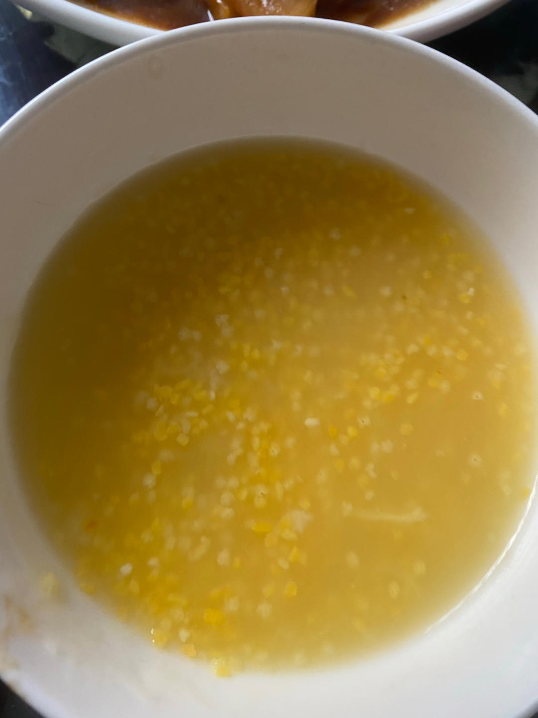 煮玉米糁稀饭不糊的方法