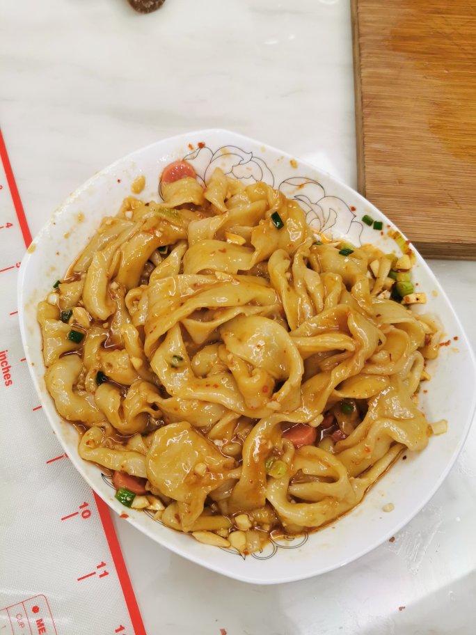 大碗宽面（油泼面）