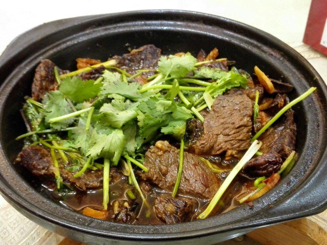 焖牛腩