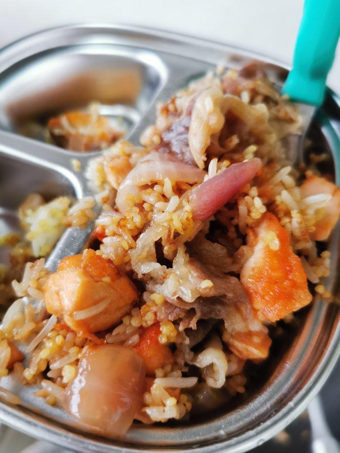 三文鱼至尊海鲜炒饭