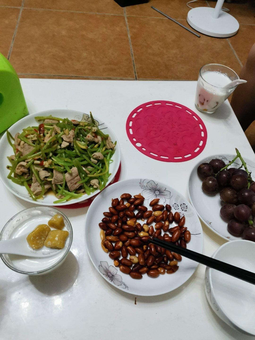 自制鲜芋仙芋圆（另附: 蜜红豆和仙草冻的做法）