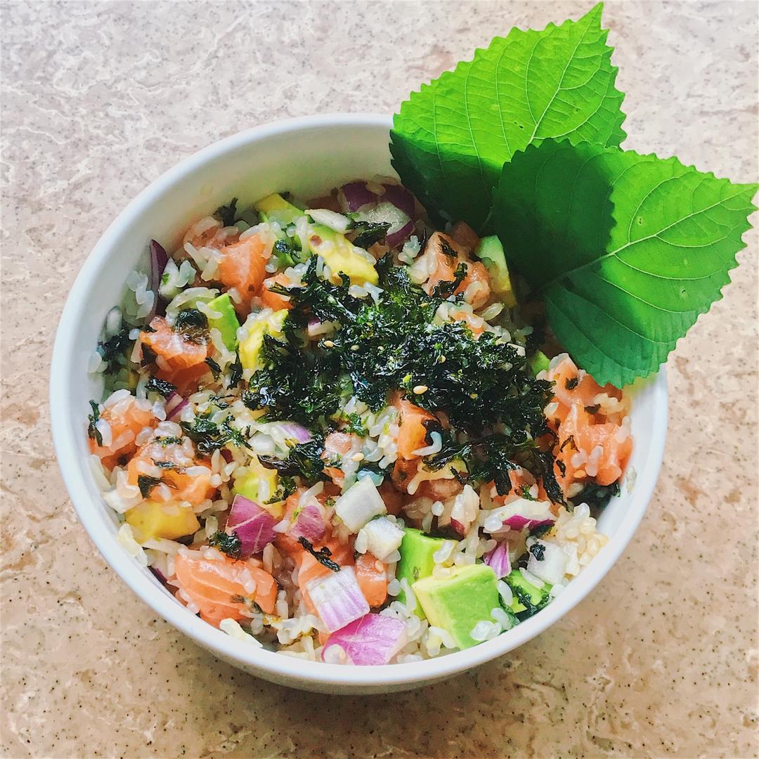 三文鱼牛油果盖饭，风靡夏威夷的Poke拌饭