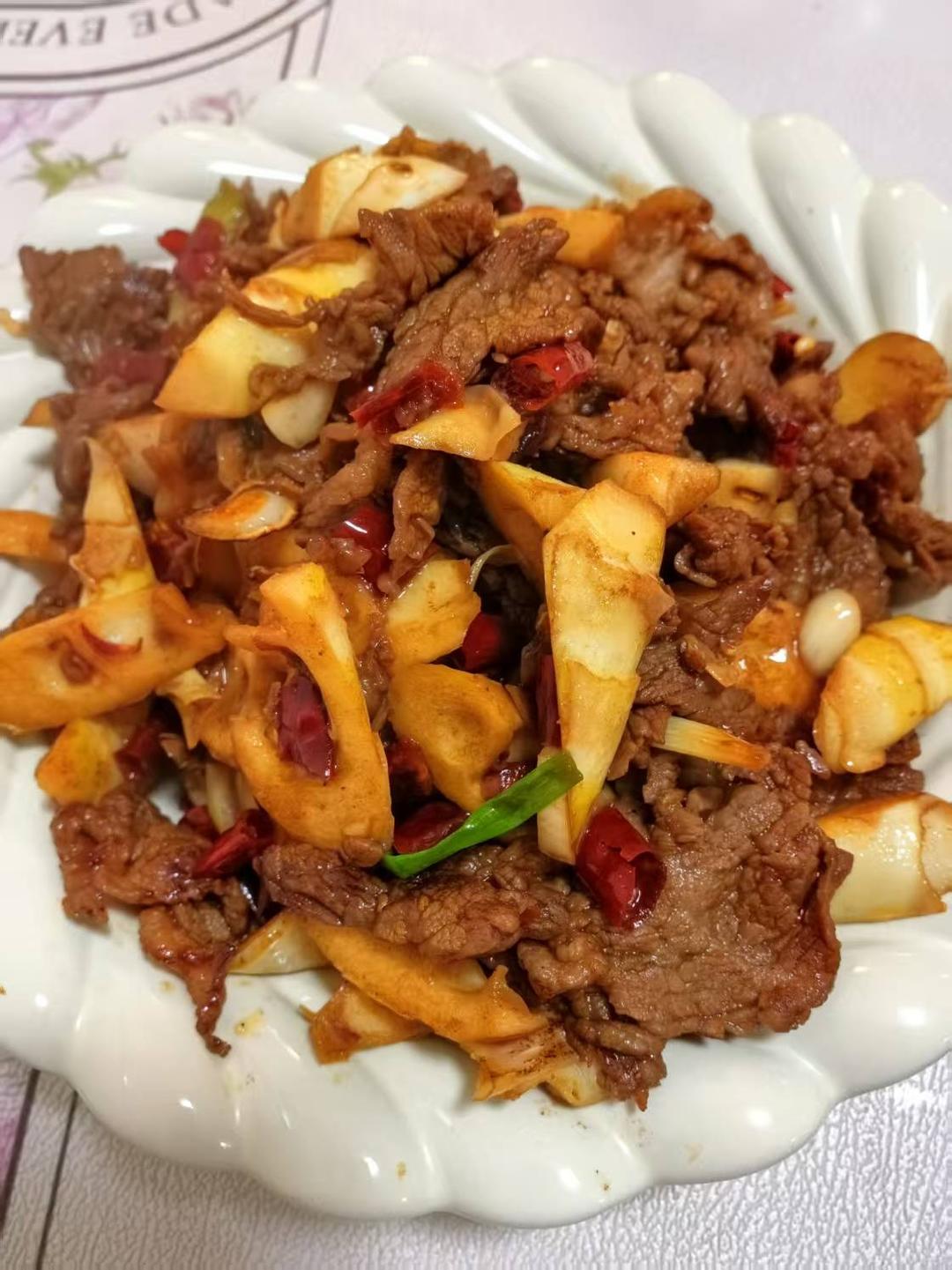 下饭神器又来了，试试这道春笋炒牛肉！！
