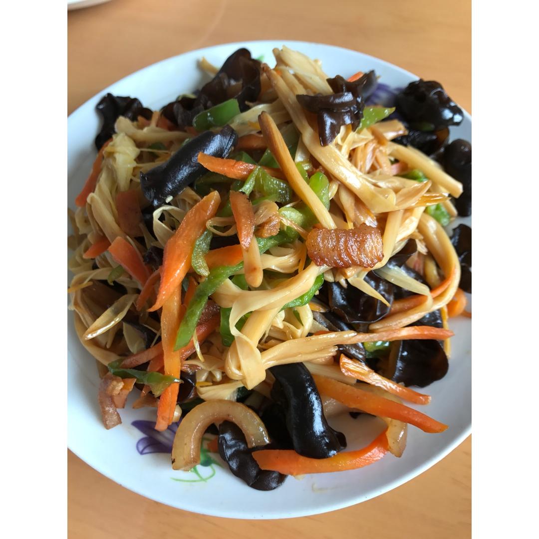 黄花菜木耳炒肉丝