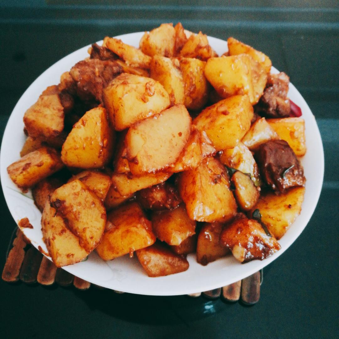 红烧牛肉土豆 （独家秘制）