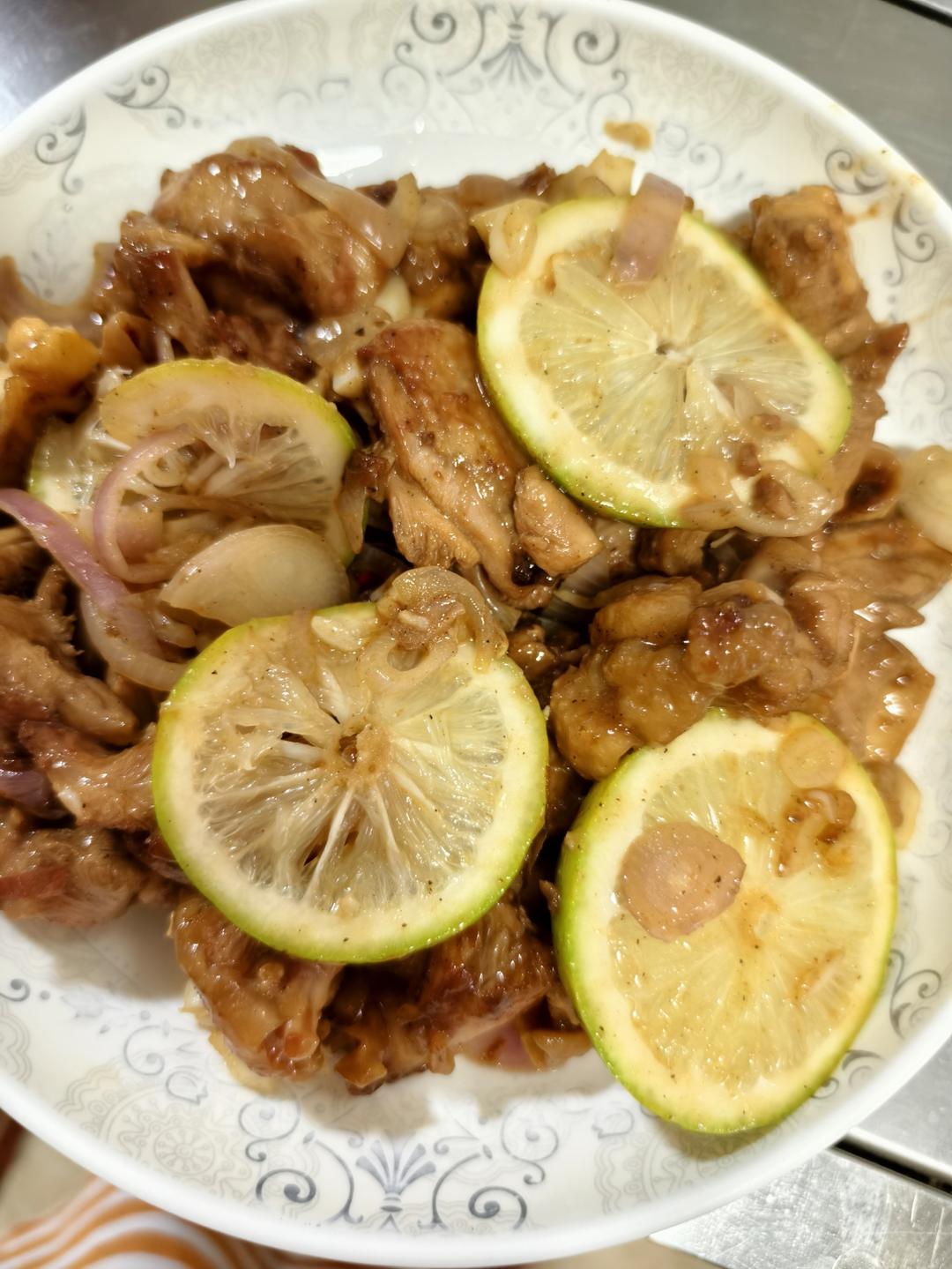 柠檬干煎鸡腿肉