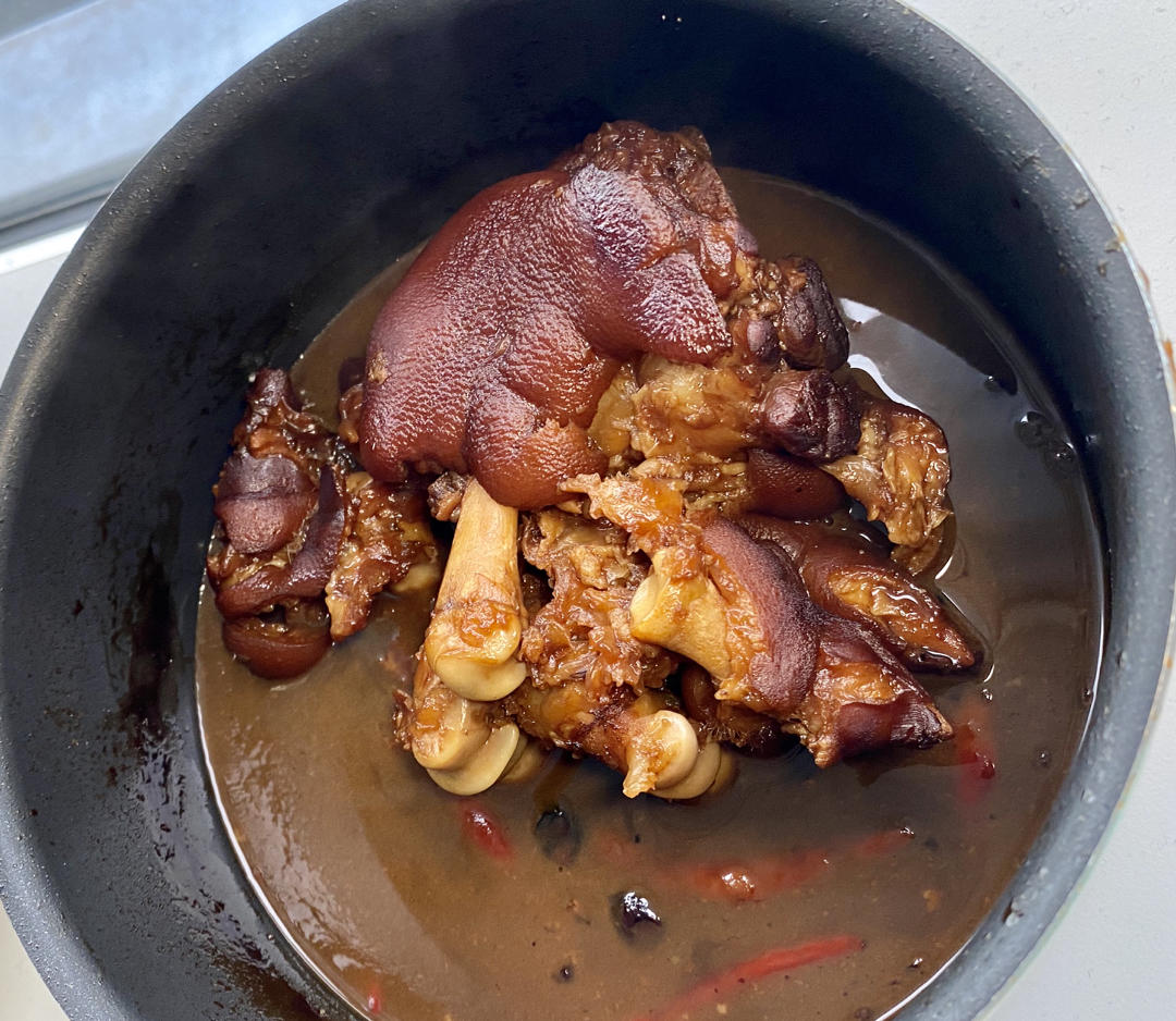 美味的家常菜：红烧猪蹄