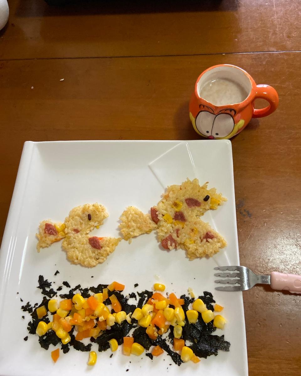 创意趣味儿童餐—小鱼游呀游（鸡蛋米饭饼）